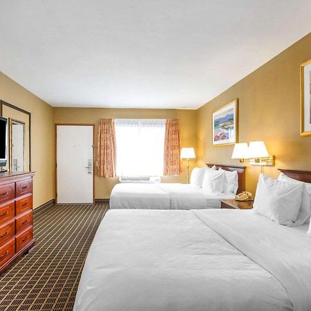 Quality Inn & Suites Westminster Seal Beach Экстерьер фото