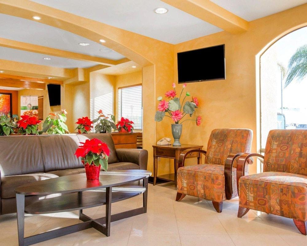 Quality Inn & Suites Westminster Seal Beach Экстерьер фото