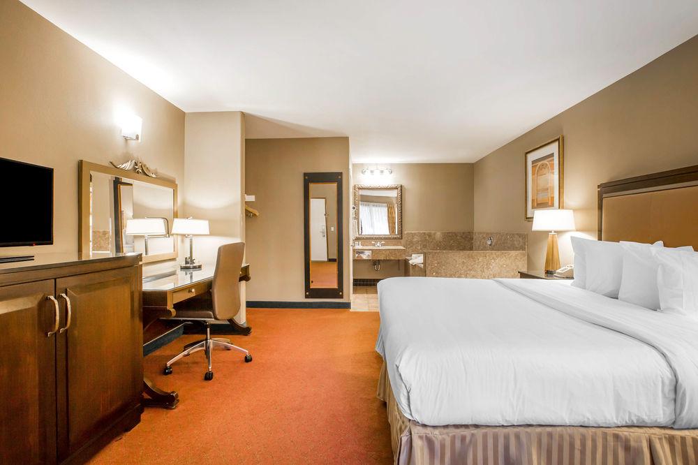 Quality Inn & Suites Westminster Seal Beach Экстерьер фото