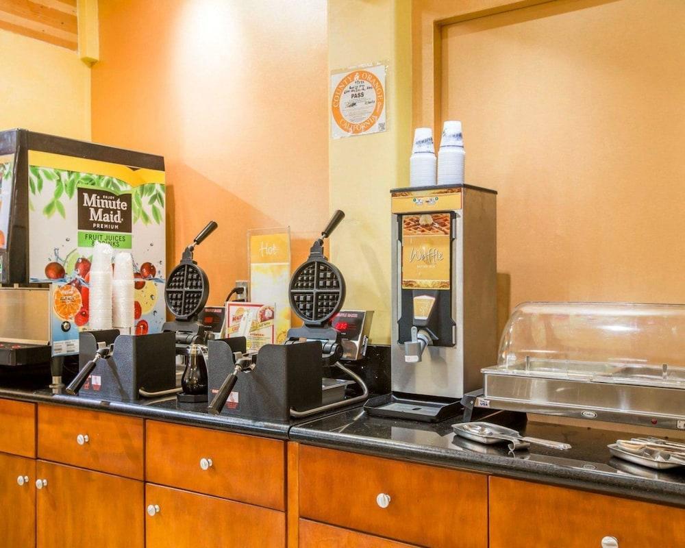 Quality Inn & Suites Westminster Seal Beach Экстерьер фото