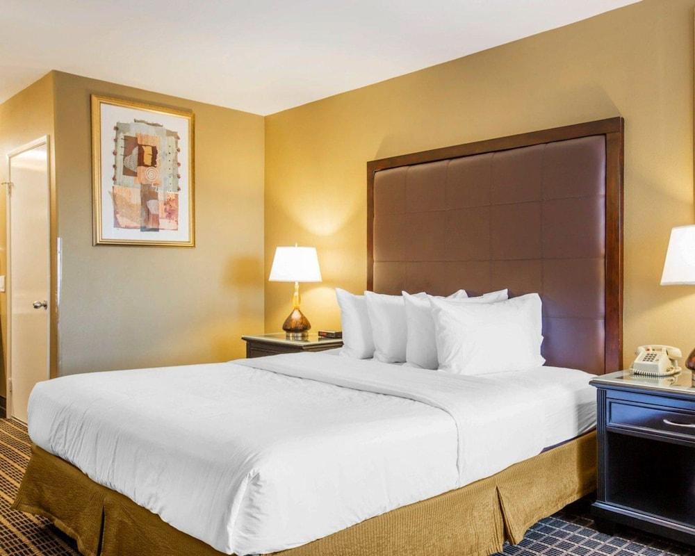 Quality Inn & Suites Westminster Seal Beach Экстерьер фото