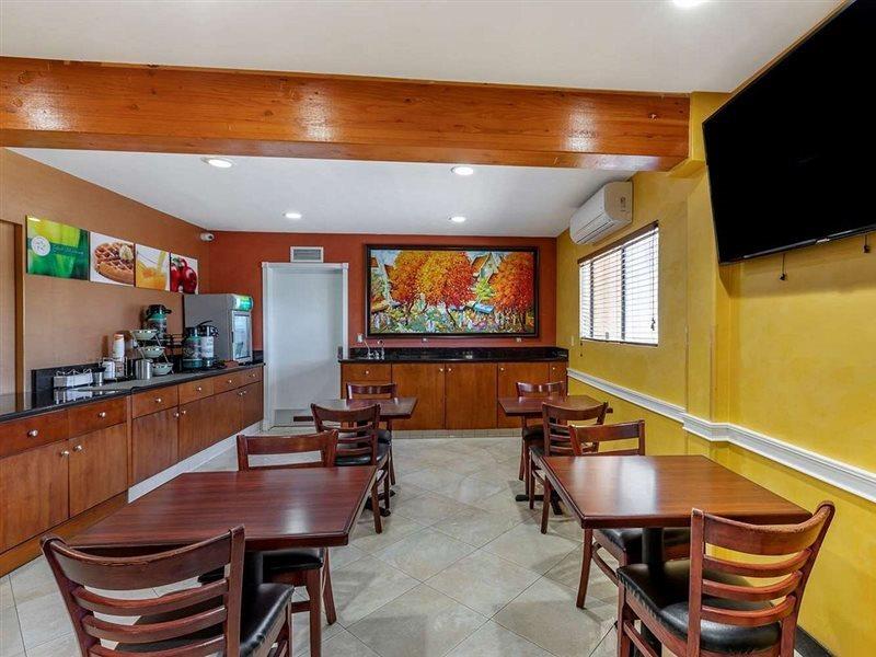 Quality Inn & Suites Westminster Seal Beach Экстерьер фото