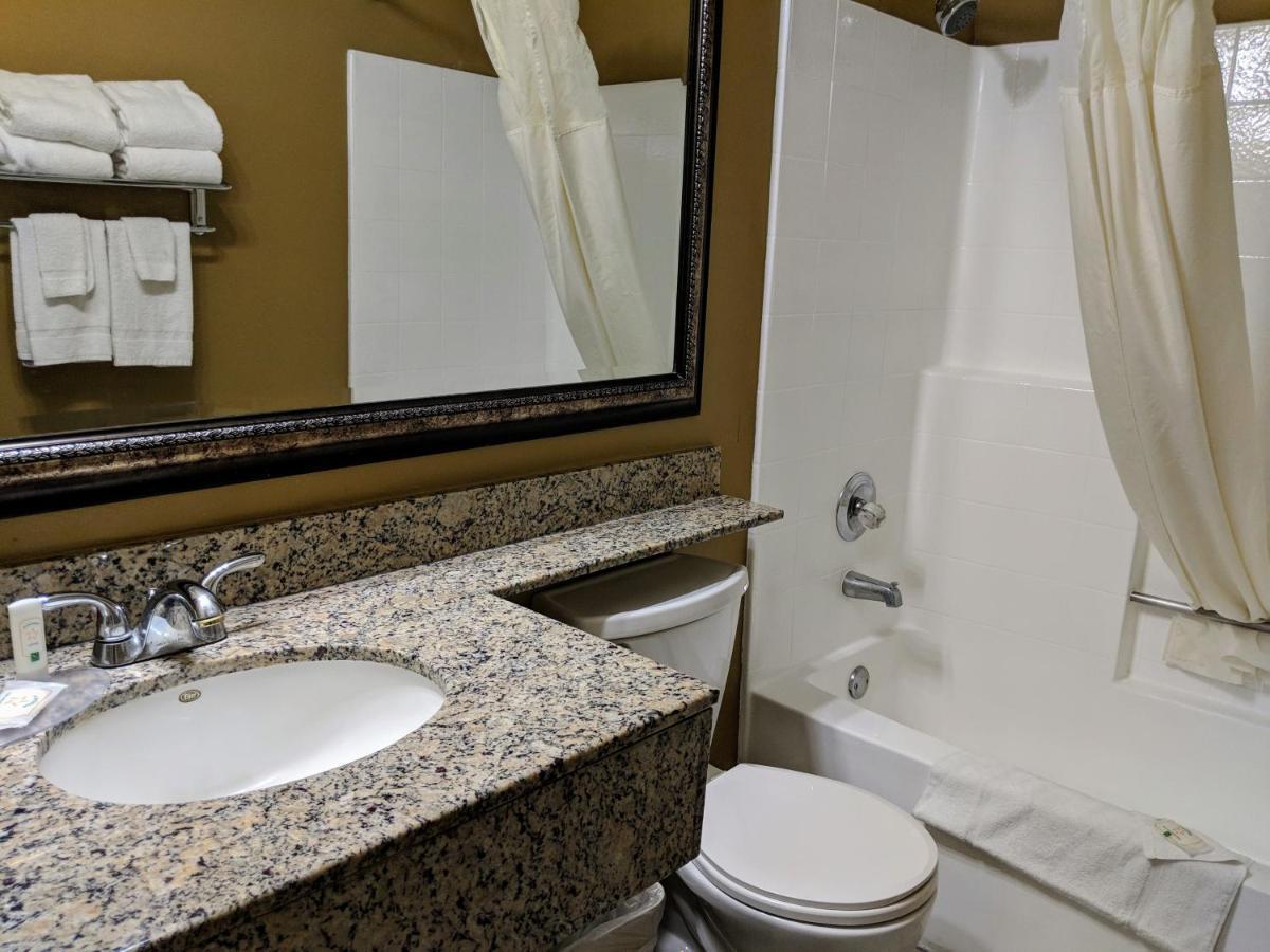 Quality Inn & Suites Westminster Seal Beach Экстерьер фото