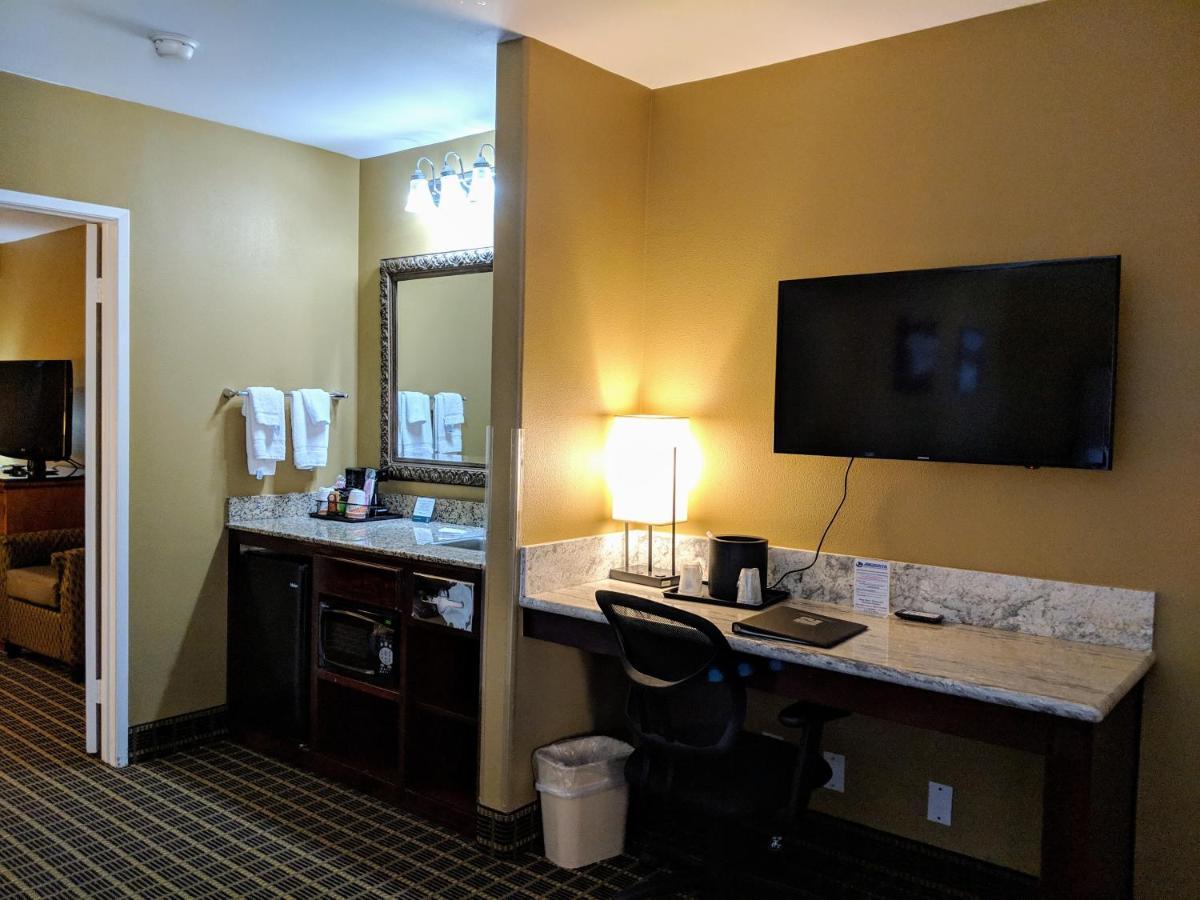 Quality Inn & Suites Westminster Seal Beach Экстерьер фото