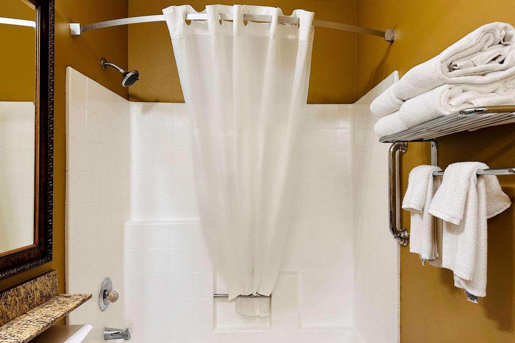 Quality Inn & Suites Westminster Seal Beach Экстерьер фото