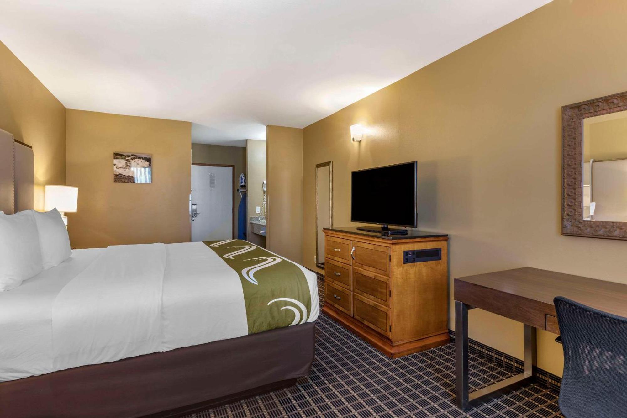 Quality Inn & Suites Westminster Seal Beach Экстерьер фото