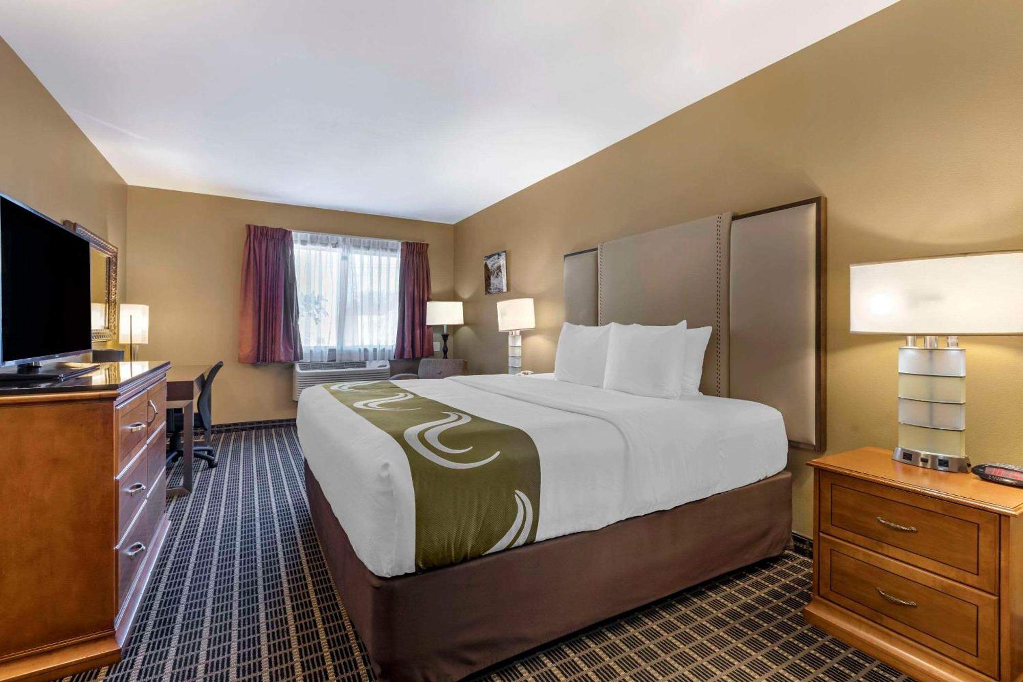 Quality Inn & Suites Westminster Seal Beach Экстерьер фото