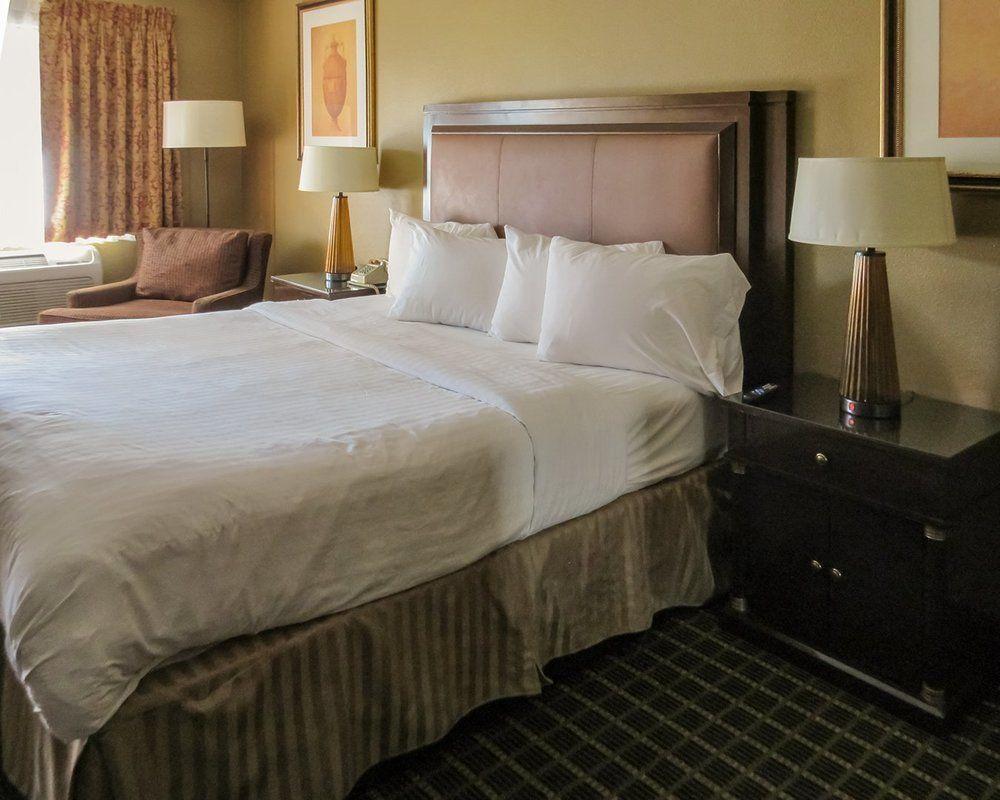 Quality Inn & Suites Westminster Seal Beach Экстерьер фото